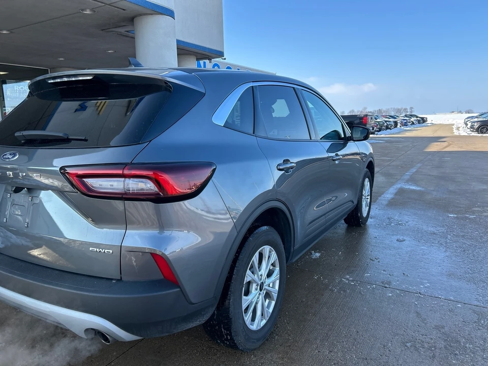 2023 Ford Escape - Image 8 of 21
