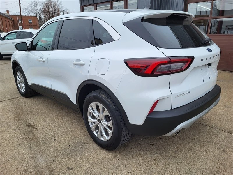 2023 Ford Escape - Image 4 of 14