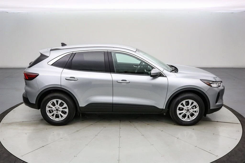 2023 Ford Escape - Image 4 of 21