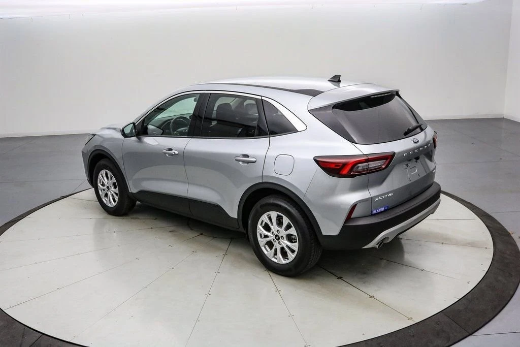 2023 Ford Escape - Image 7 of 21
