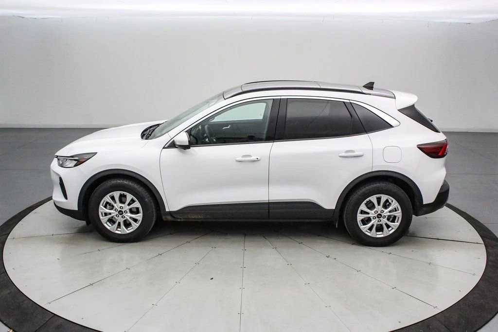 2023 Ford Escape - Image 8 of 21