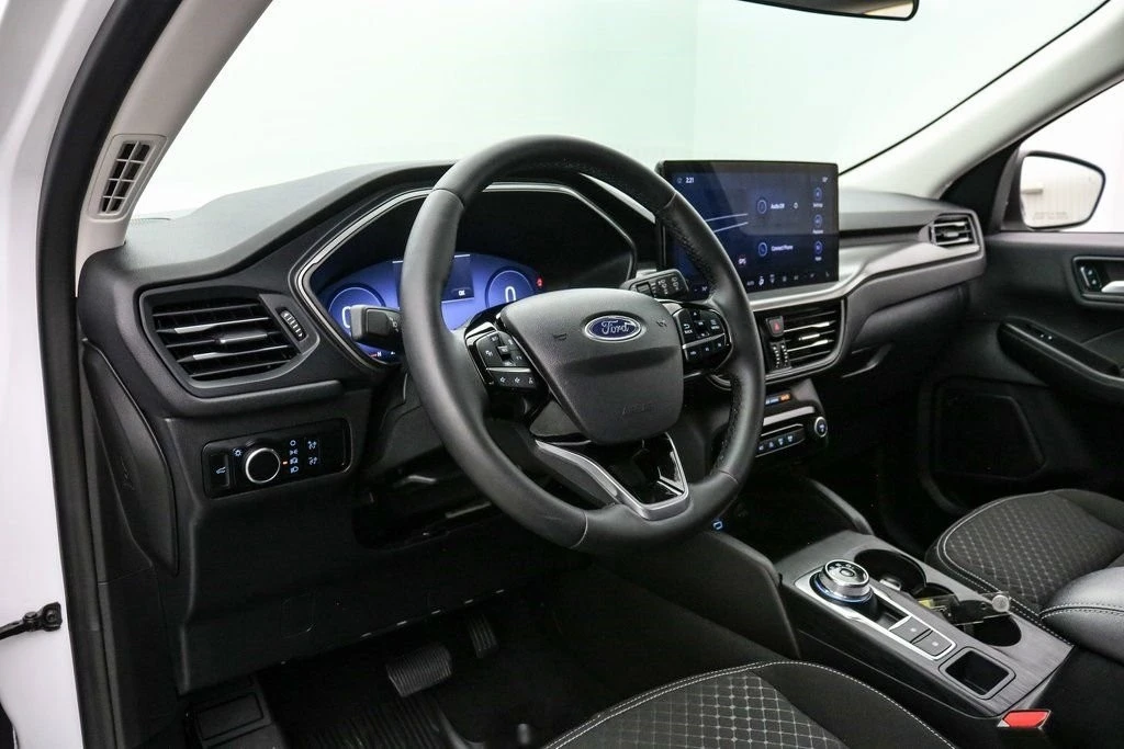 2023 Ford Escape - Image 13 of 21