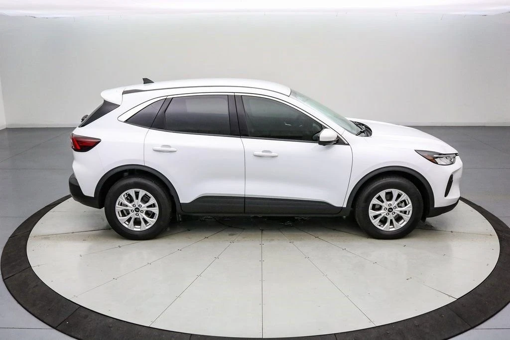 2023 Ford Escape - Image 4 of 21