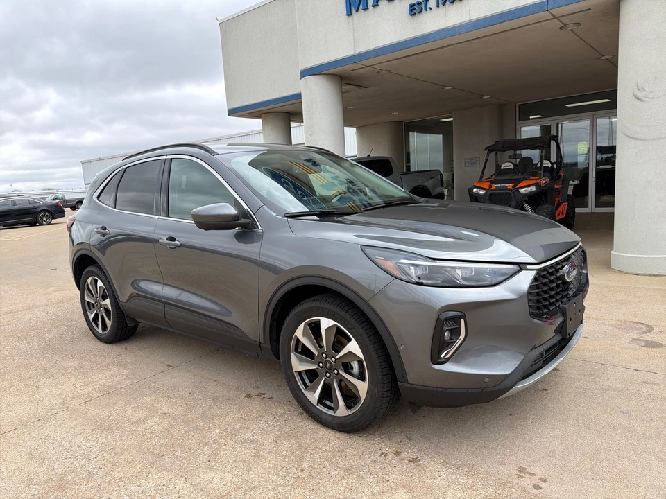 2023 Ford Escape - Image 2 of 20