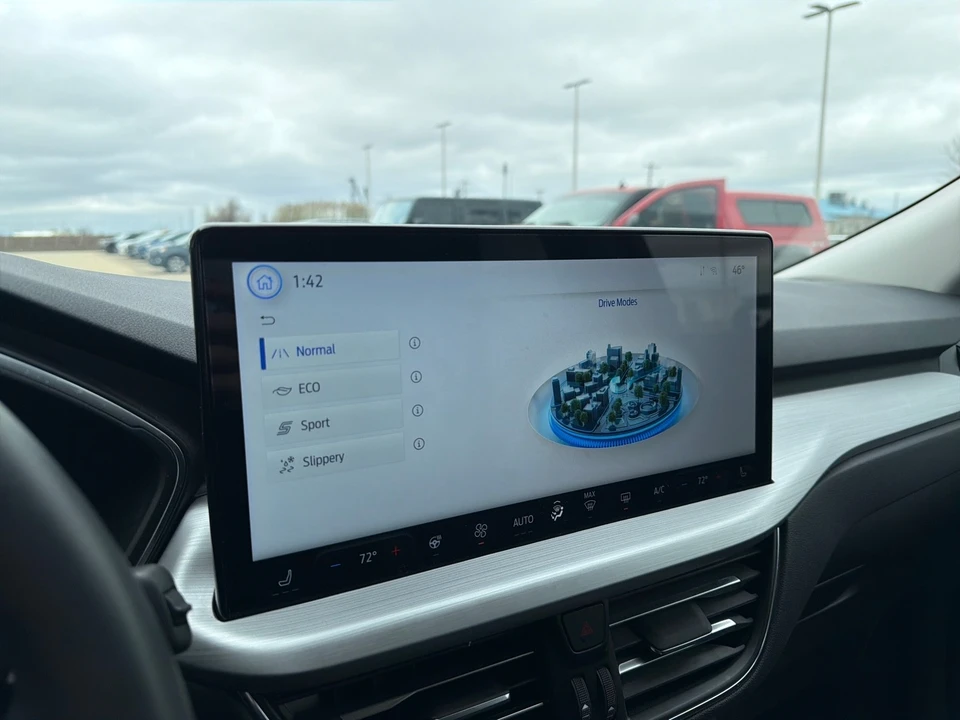 2023 Ford Escape - Image 18 of 20