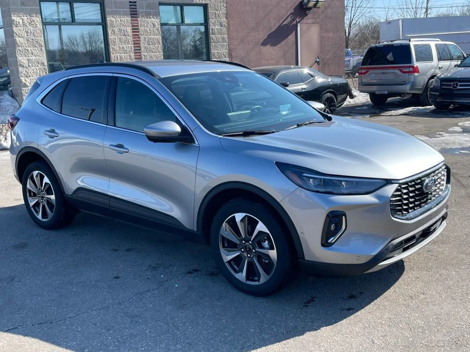 2023 Ford Escape - Image 3 of 12