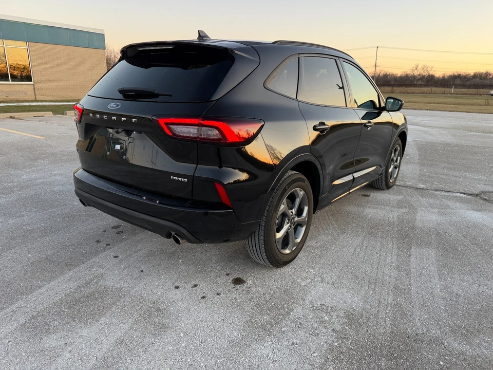 2023 Ford Escape - Image 7 of 21