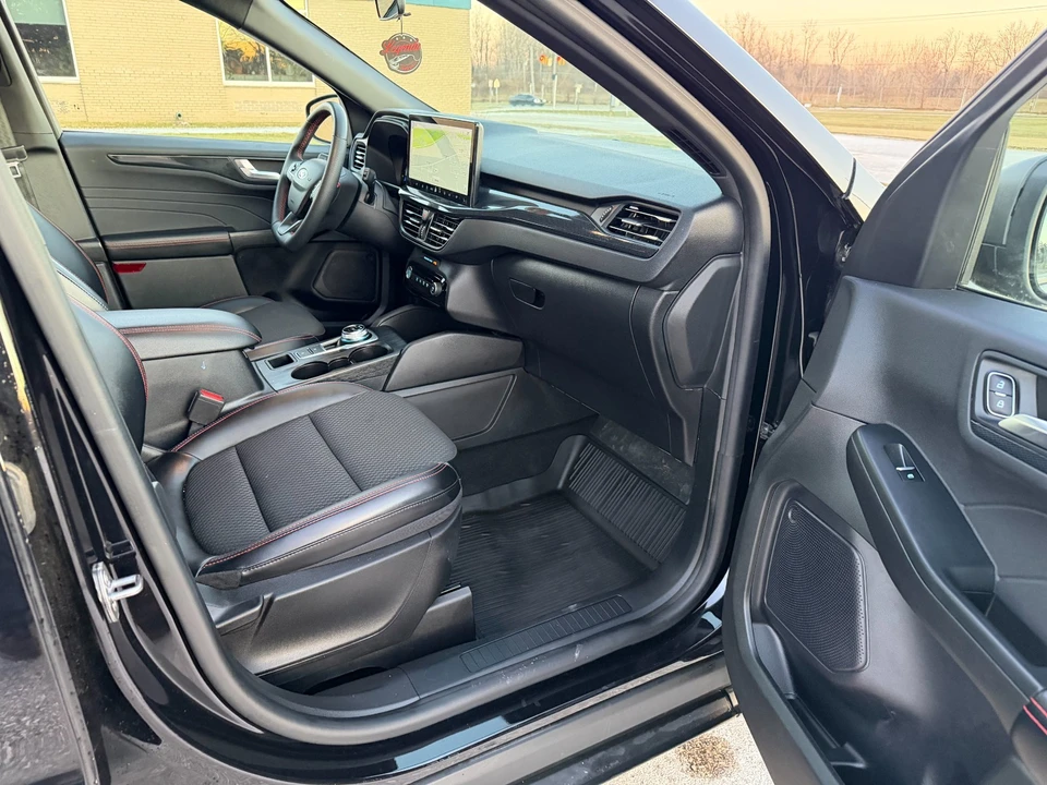2023 Ford Escape - Image 14 of 21