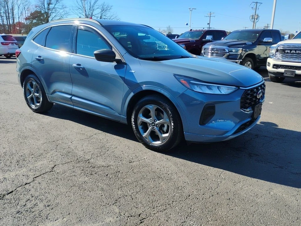 2023 Ford Escape - Image 3 of 21