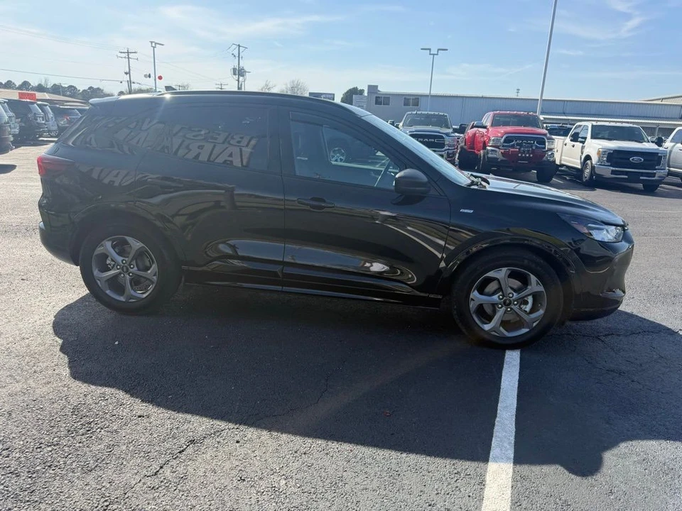 2023 Ford Escape - Image 4 of 21