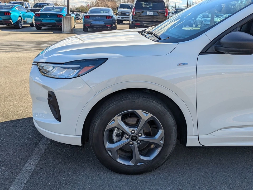 2023 Ford Escape - Image 11 of 12