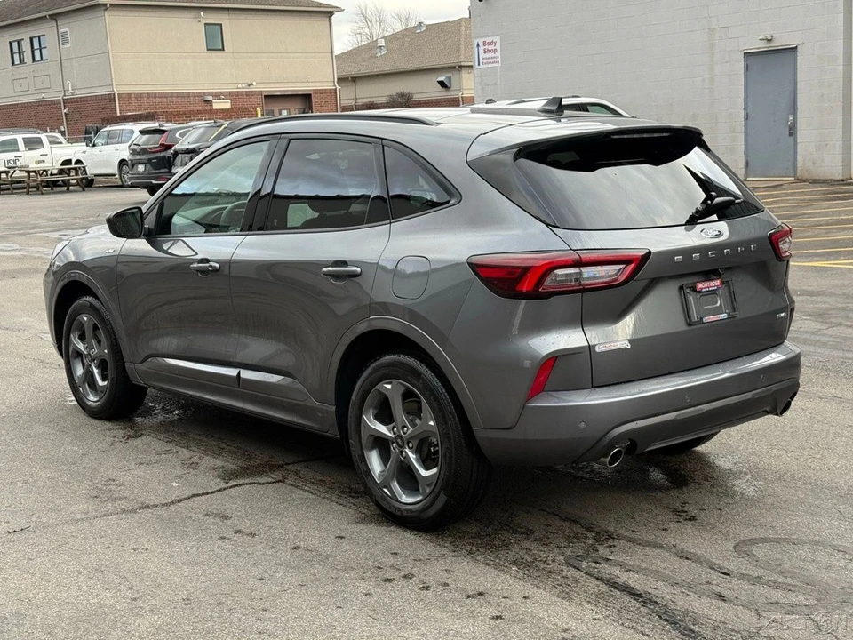 2023 Ford Escape - Image 5 of 21