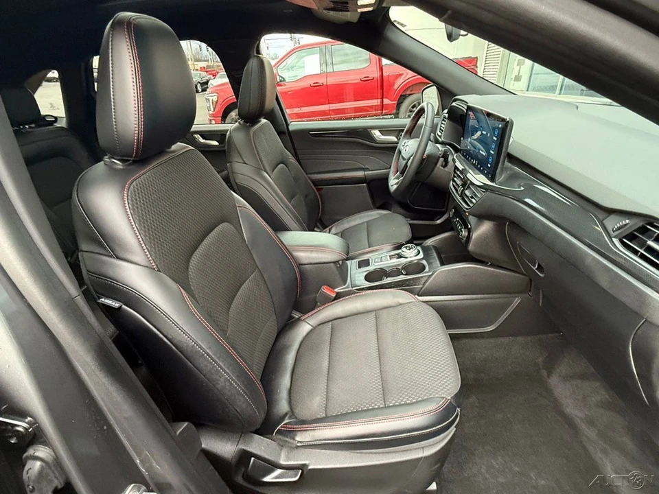 2023 Ford Escape - Image 16 of 21