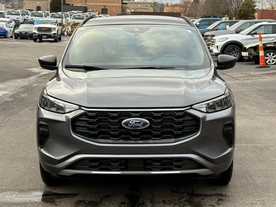 2023 Ford Escape - Image 8 of 21
