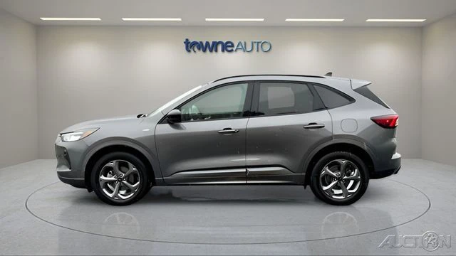 2023 Ford Escape - Image 2 of 21
