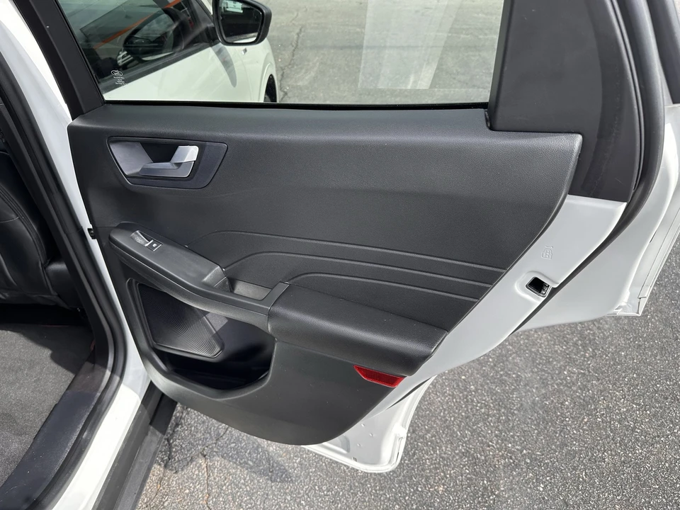 2023 Ford Escape - Image 15 of 21