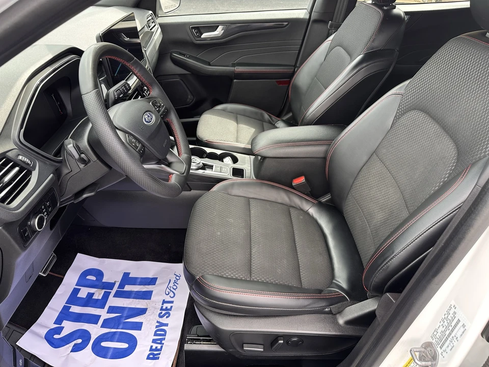 2023 Ford Escape - Image 10 of 21