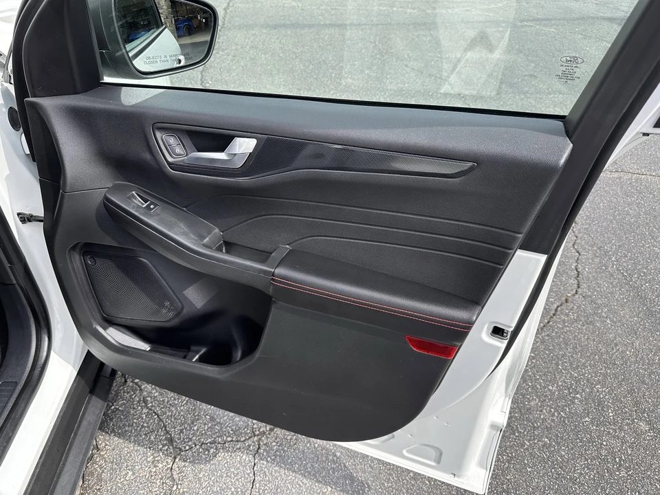 2023 Ford Escape - Image 13 of 21