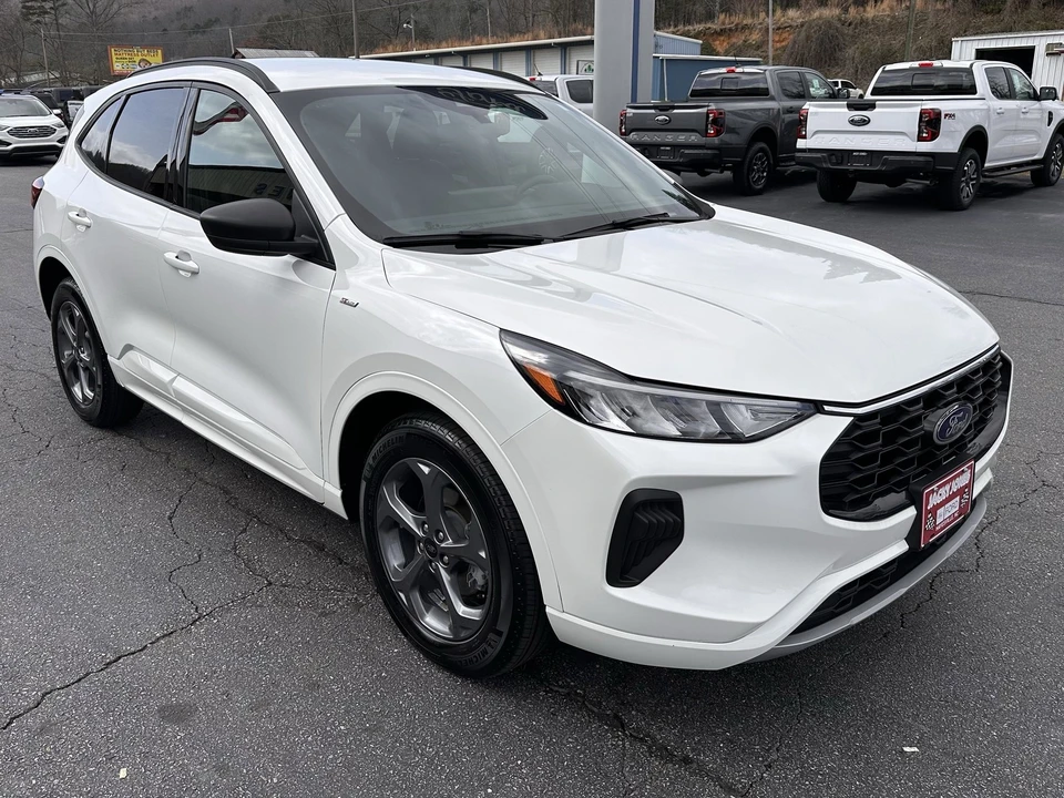 2023 Ford Escape - Image 4 of 21
