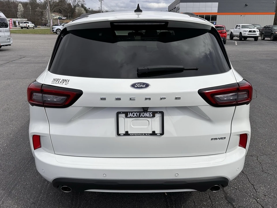 2023 Ford Escape - Image 7 of 21