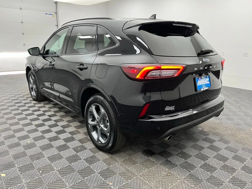 2023 Ford Escape - Image 11 of 12