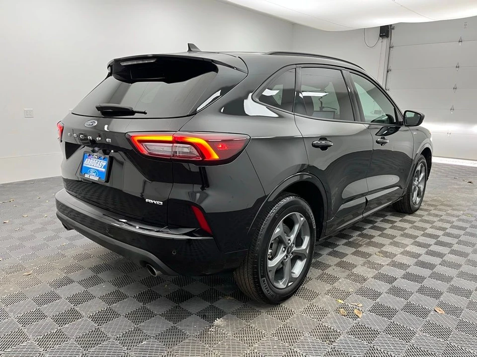 2023 Ford Escape - Image 9 of 12