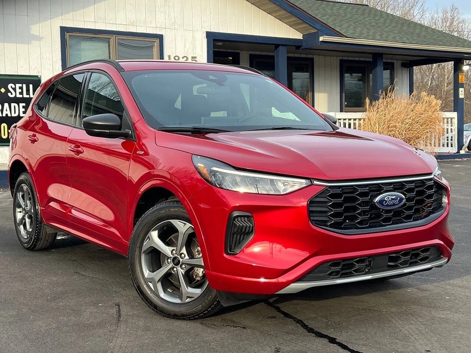 2023 Ford Escape - Image 4 of 21