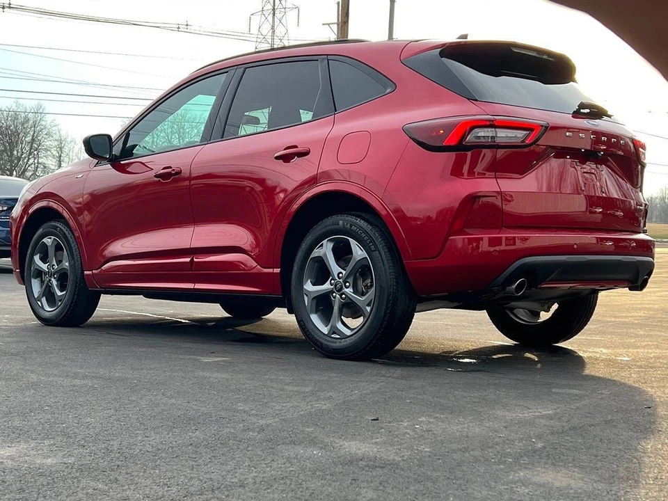 2023 Ford Escape - Image 16 of 21