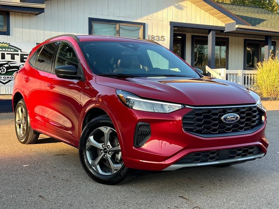 2023 Ford Escape - Image 4 of 21