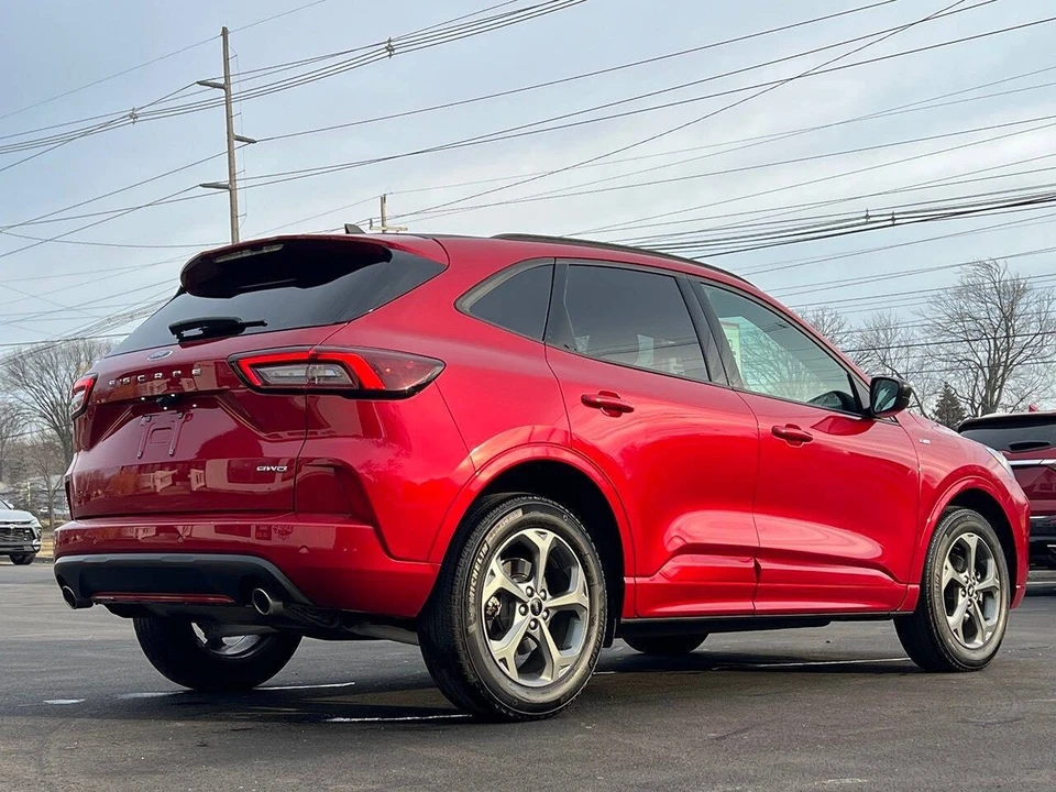 2023 Ford Escape - Image 18 of 21