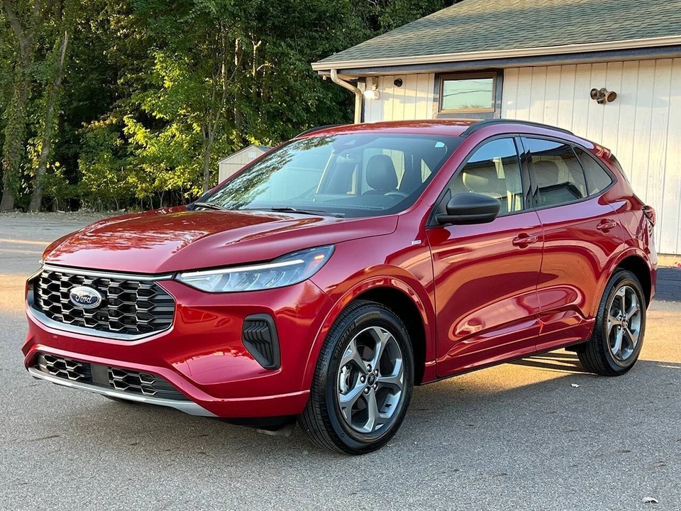 2023 Ford Escape - Image 8 of 21