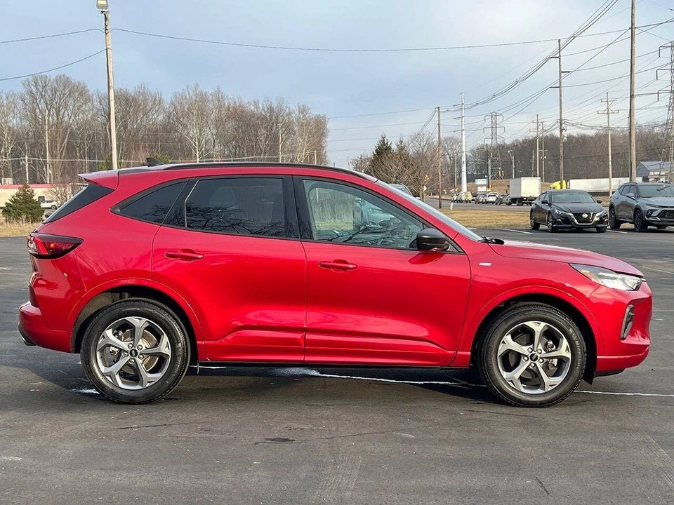 2023 Ford Escape - Image 19 of 21