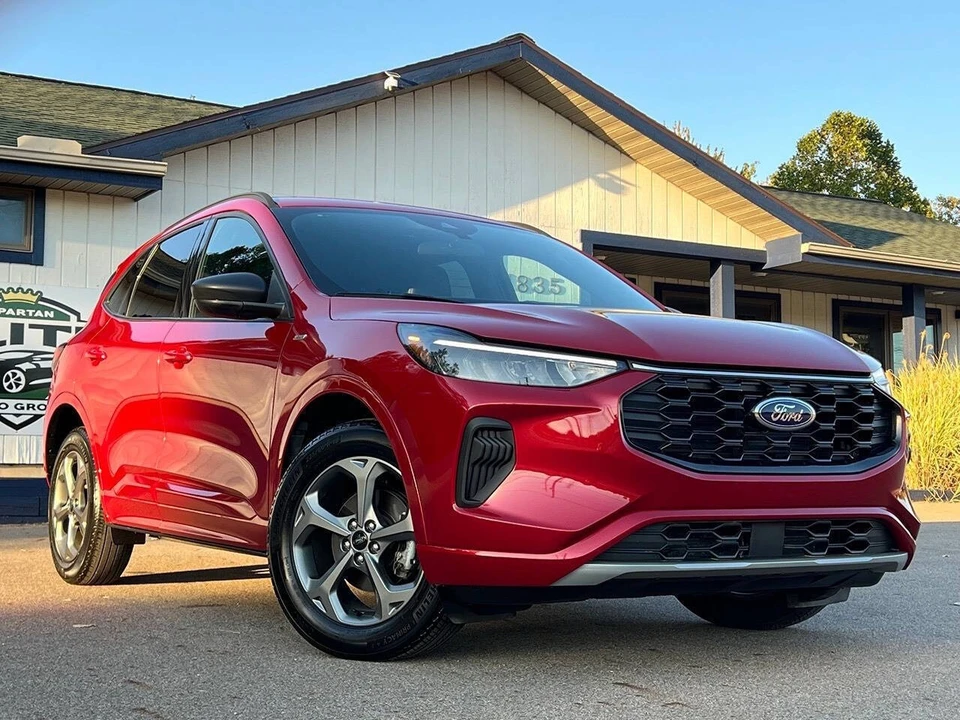 2023 Ford Escape - Image 17 of 21