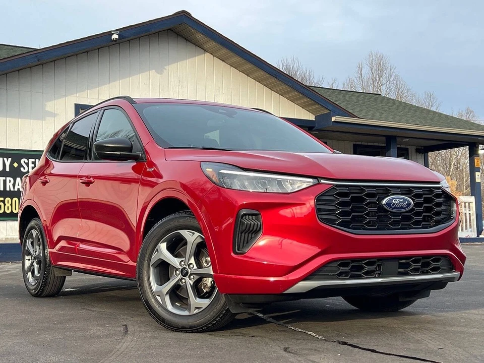 2023 Ford Escape - Image 13 of 21