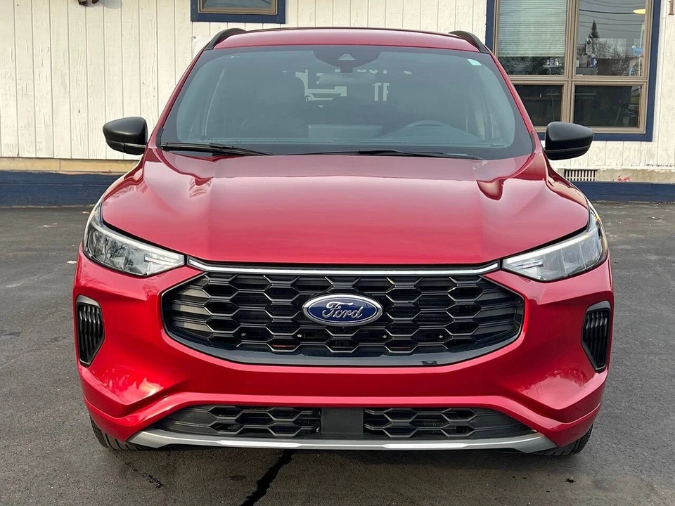 2023 Ford Escape - Image 8 of 21