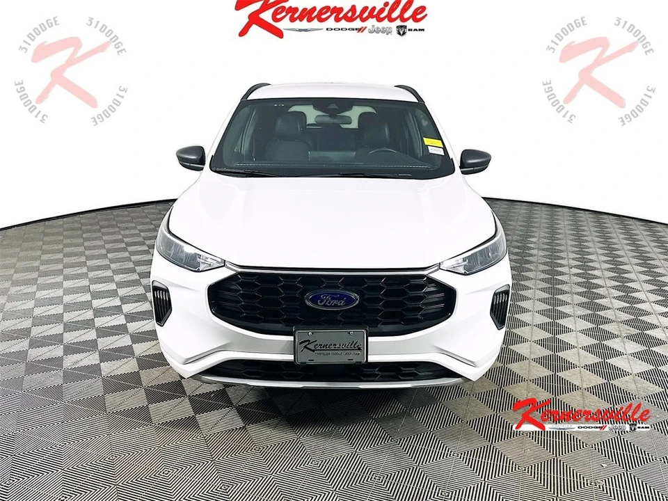 2023 Ford Escape - Image 2 of 21