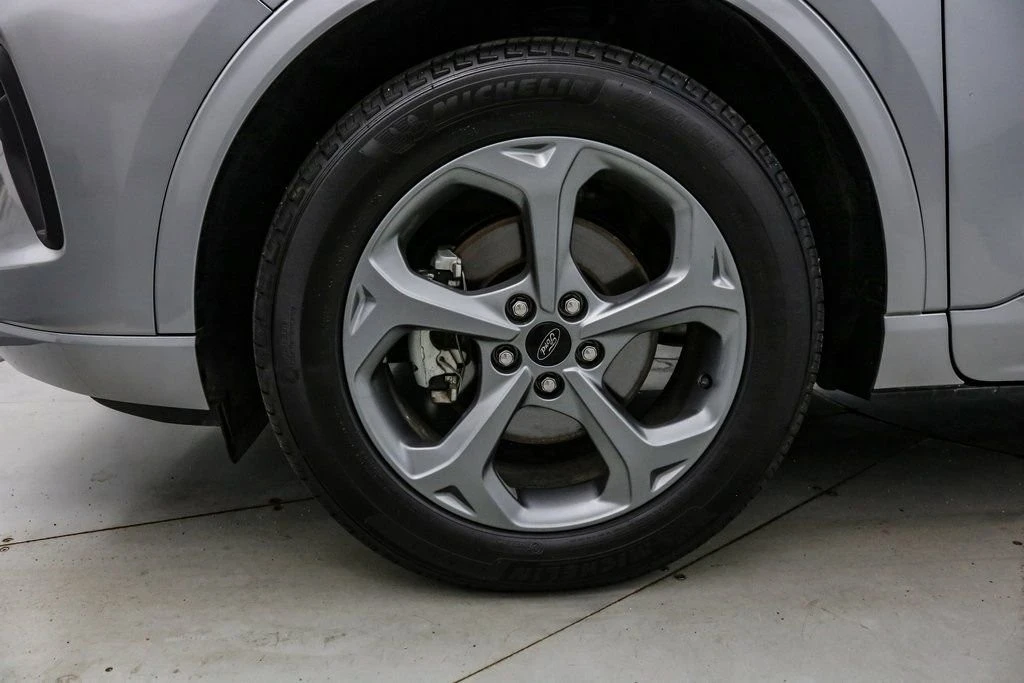 2023 Ford Escape - Image 11 of 21