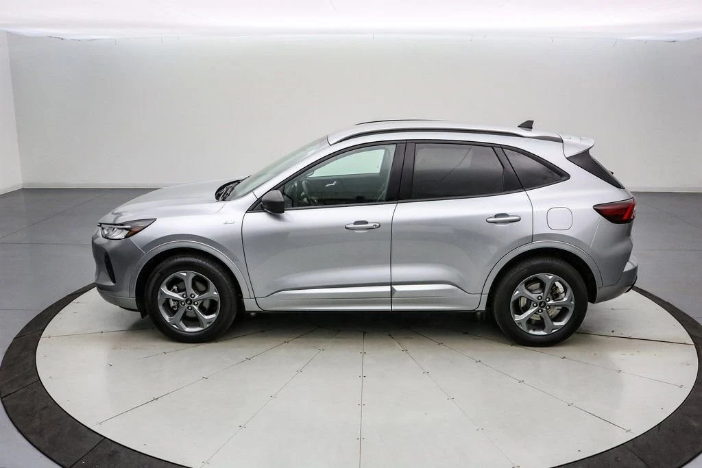 2023 Ford Escape - Image 8 of 21