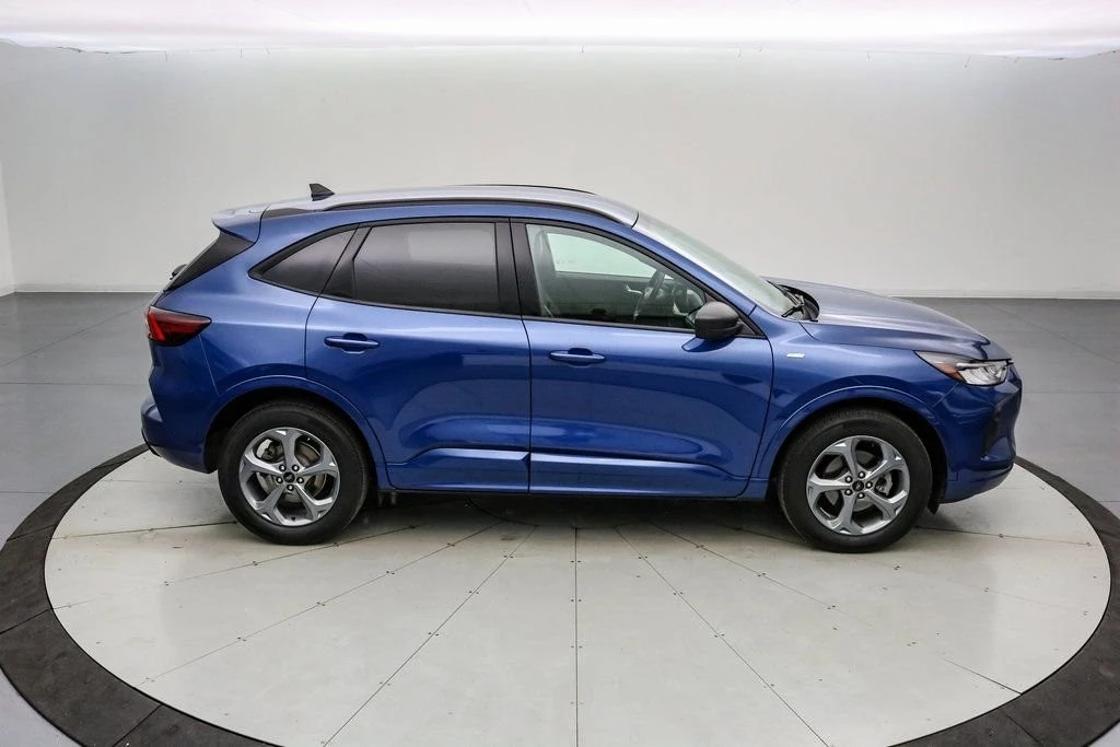 2023 Ford Escape - Image 4 of 21
