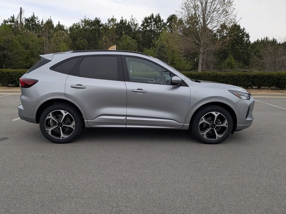 2023 Ford Escape - Image 3 of 21
