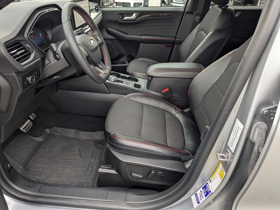 2023 Ford Escape - Image 16 of 21