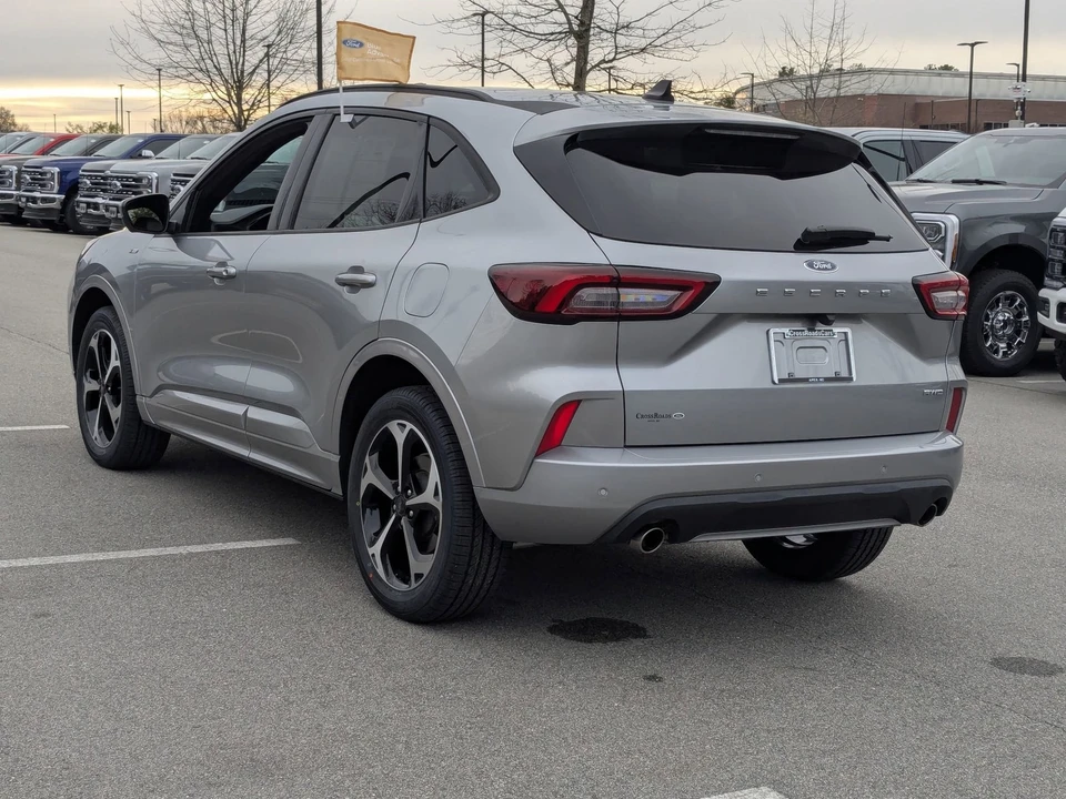 2023 Ford Escape - Image 6 of 21