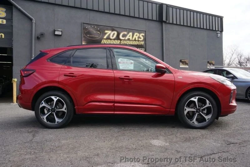 2023 Ford Escape - Image 9 of 12