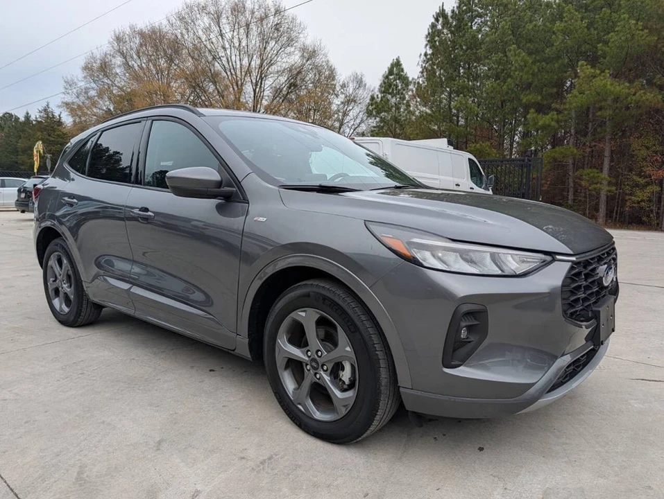 2023 Ford Escape - Image 8 of 21
