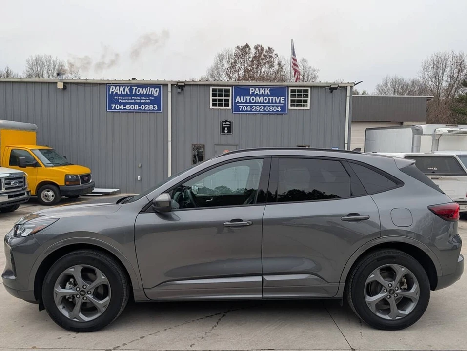 2023 Ford Escape - Image 3 of 21