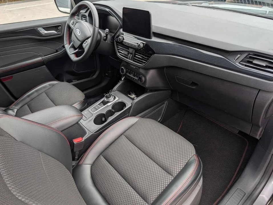 2023 Ford Escape - Image 15 of 21