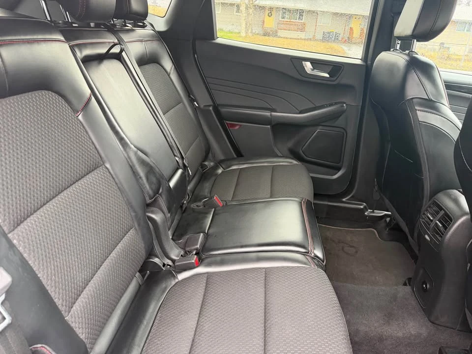 2023 Ford Escape - Image 13 of 17