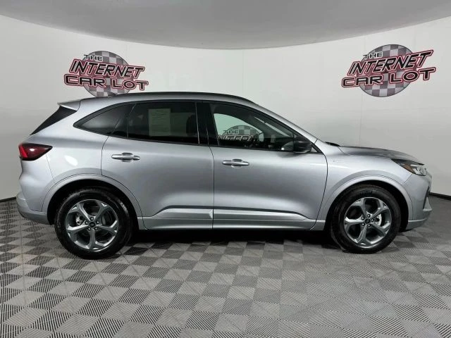 2023 Ford Escape - Image 8 of 21