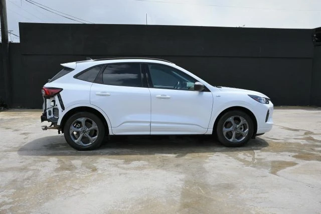 2023 Ford Escape - Image 7 of 17
