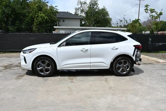 2023 Ford Escape - Image 4 of 17